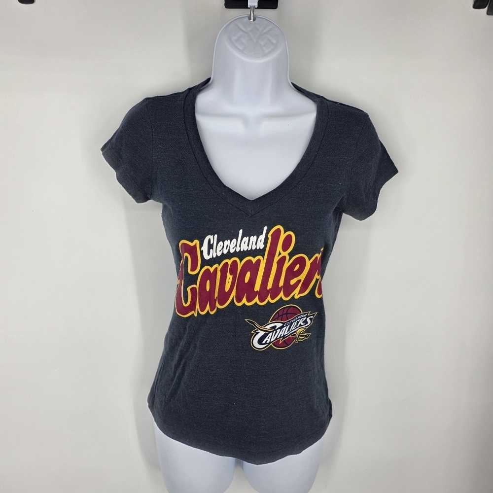 Cleveland Cavaliers 5th & Ocean Basketball NBA Graphic T-Shirt Small Blue